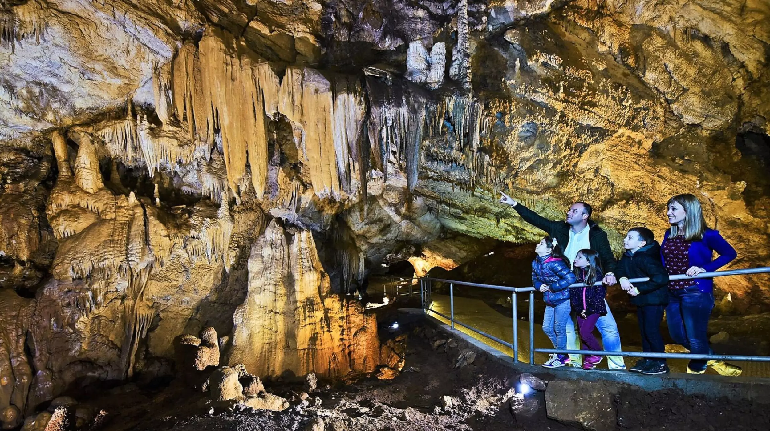 Lipa Cave