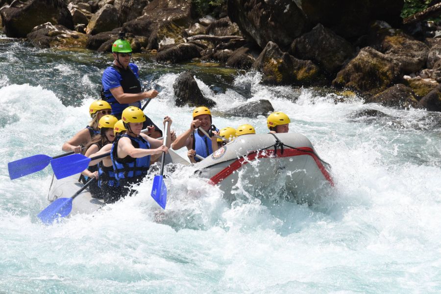1-Day Tara River rafting